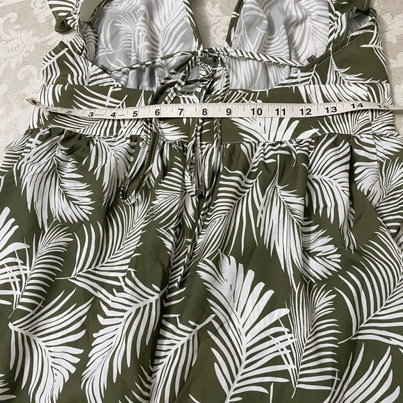 - -NWT Cupshe leafy trim woman dress size M - Picture 4 of 6